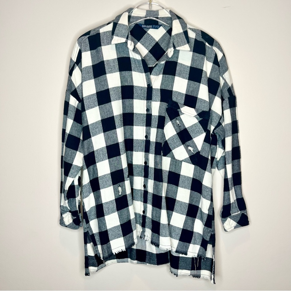 Zara Boyfriend Fit Black and White Checkered Shirt with Slogan on Back Size L